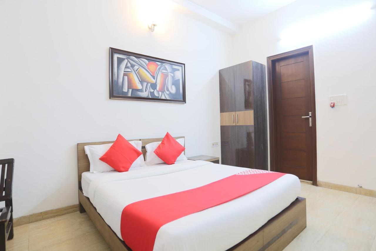 Oyo 72519 Meera Bhawan Hotel Vrindávan Kültér fotó