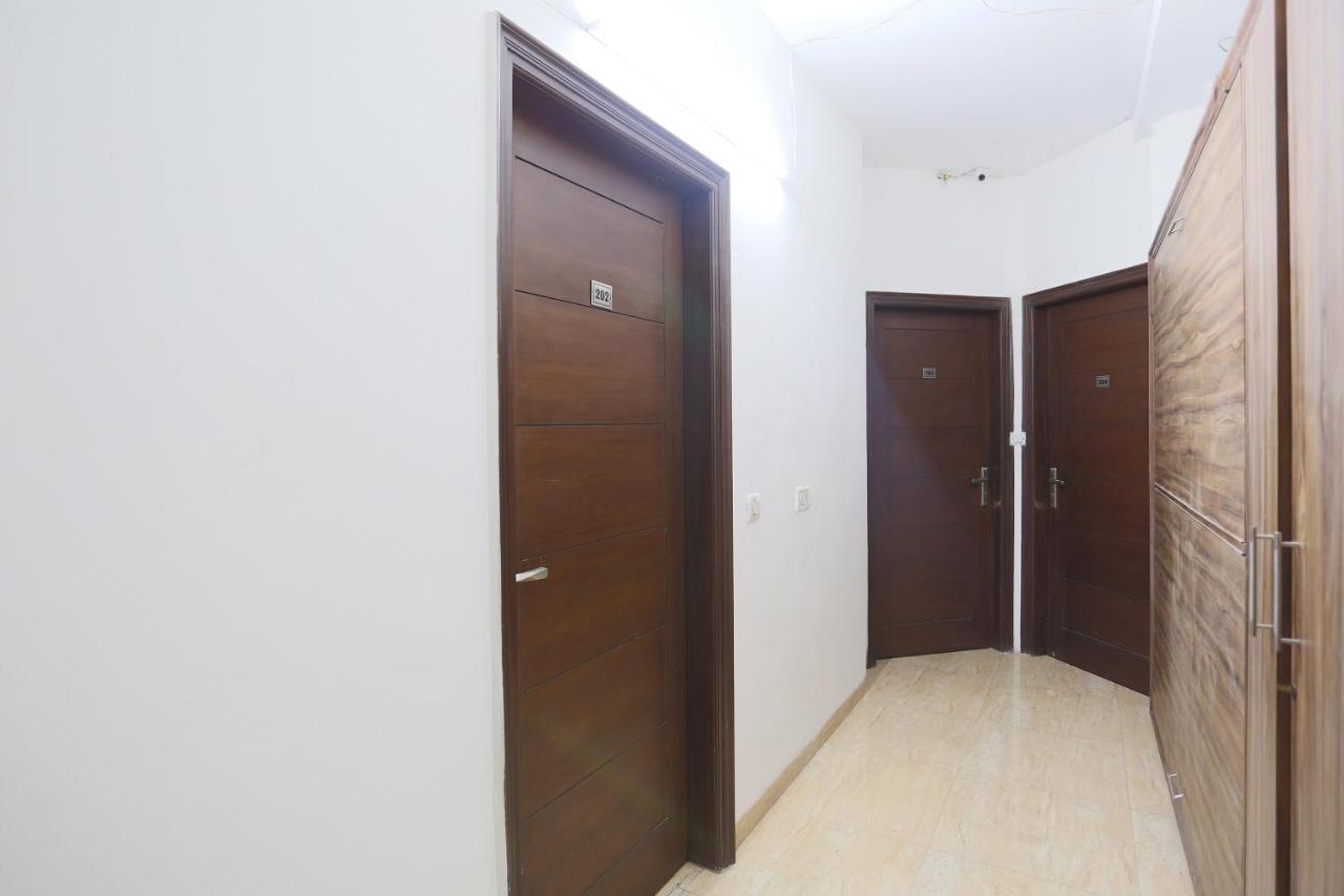 Oyo 72519 Meera Bhawan Hotel Vrindávan Kültér fotó