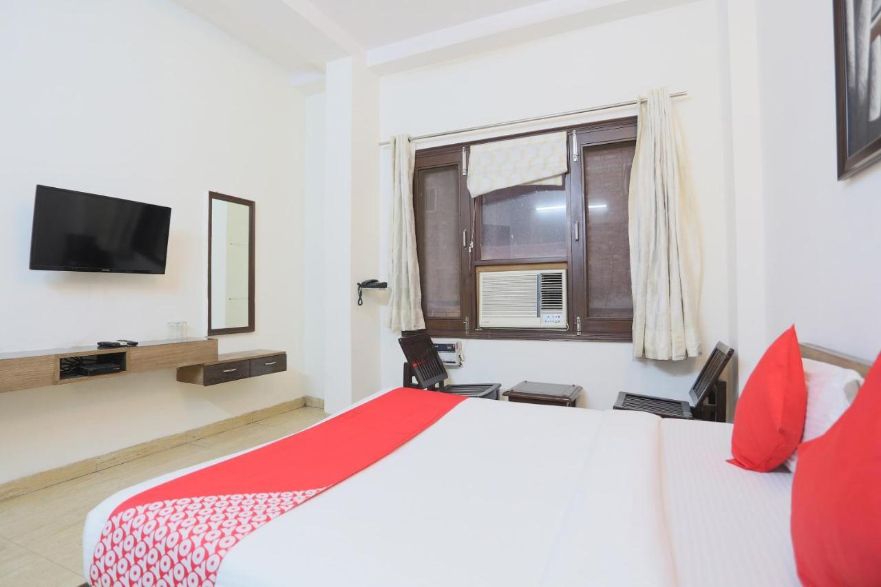 Oyo 72519 Meera Bhawan Hotel Vrindávan Kültér fotó