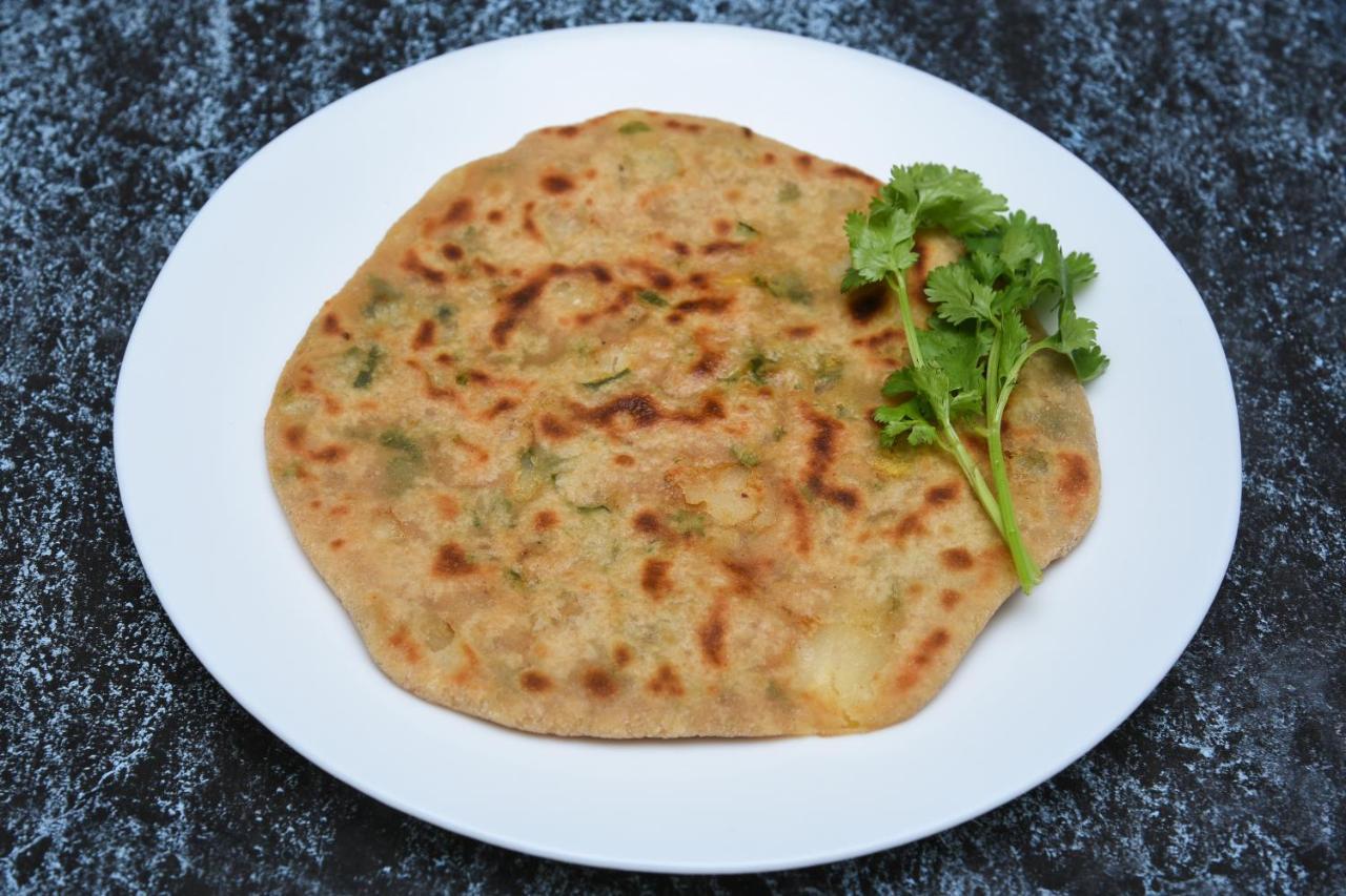 Oyo 72519 Meera Bhawan Hotel Vrindávan Kültér fotó